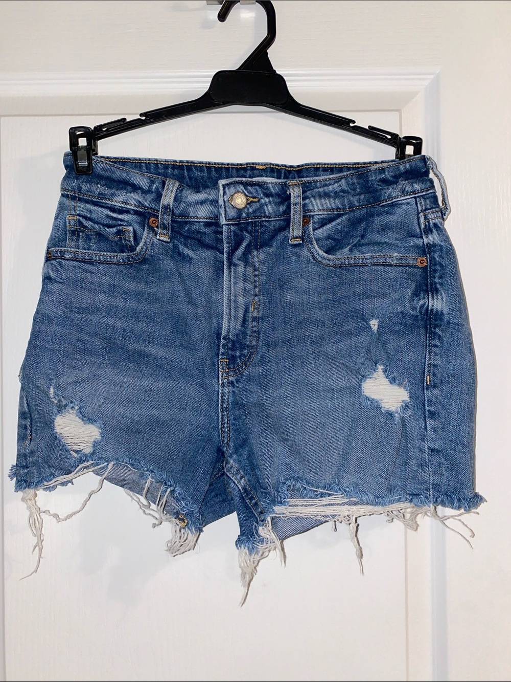 Bundle of 2 Old Navy mom shorts and boyfriend shorts. Great condition. Size 6